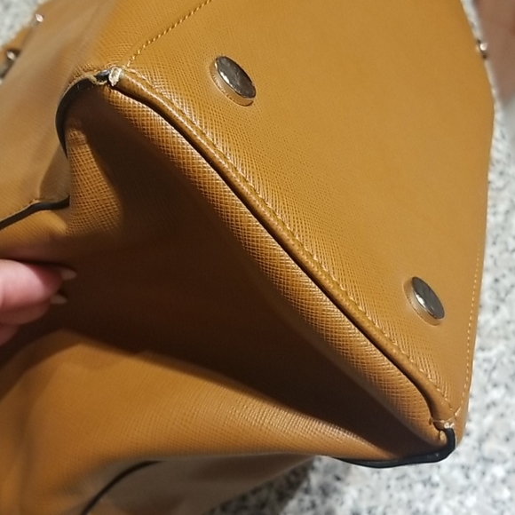 Cognac Colored purse - Picture 5 of 6